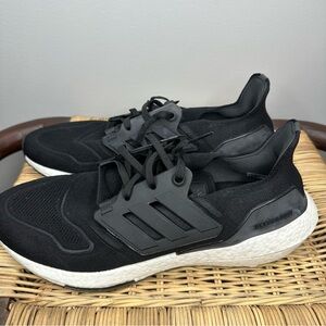 Adidas Men’s Ultraboost 22